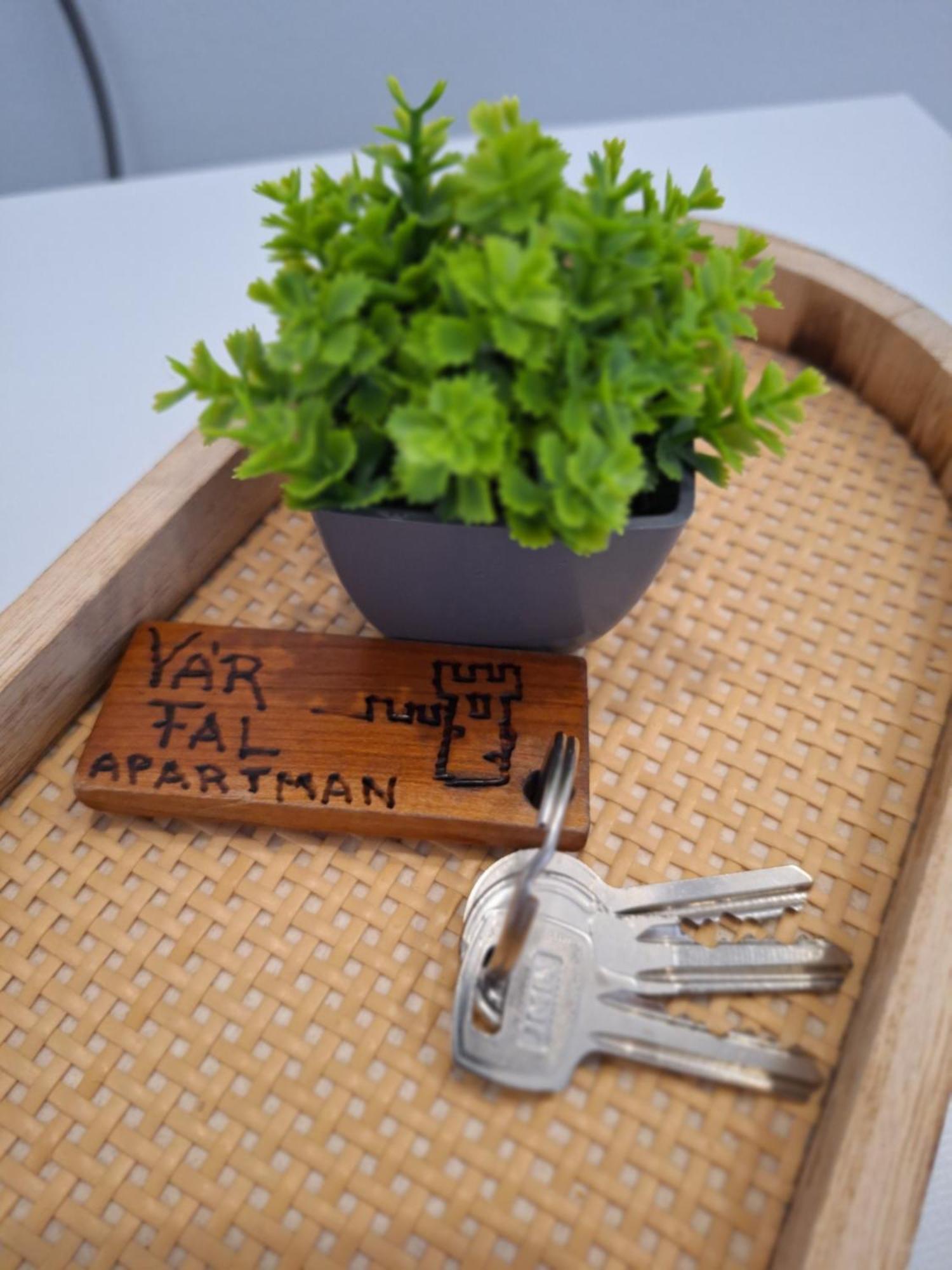 Varfal Apartman エゲル エクステリア 写真