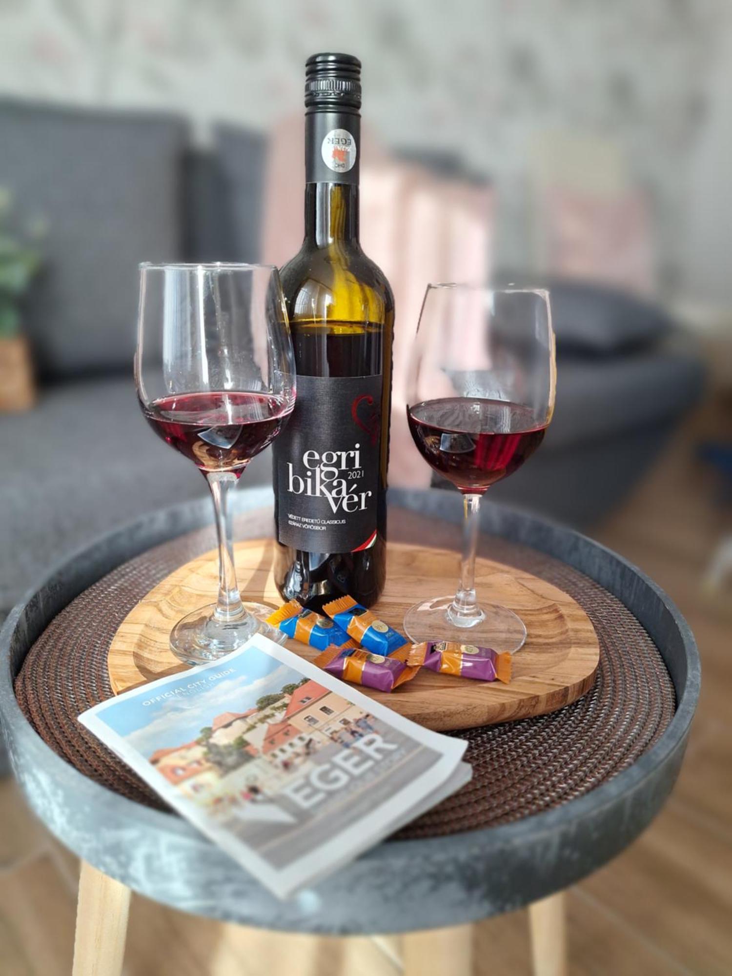 Varfal Apartman エゲル エクステリア 写真