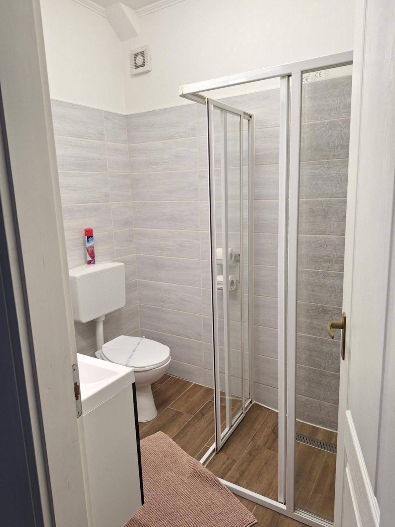 Varfal Apartman エゲル エクステリア 写真