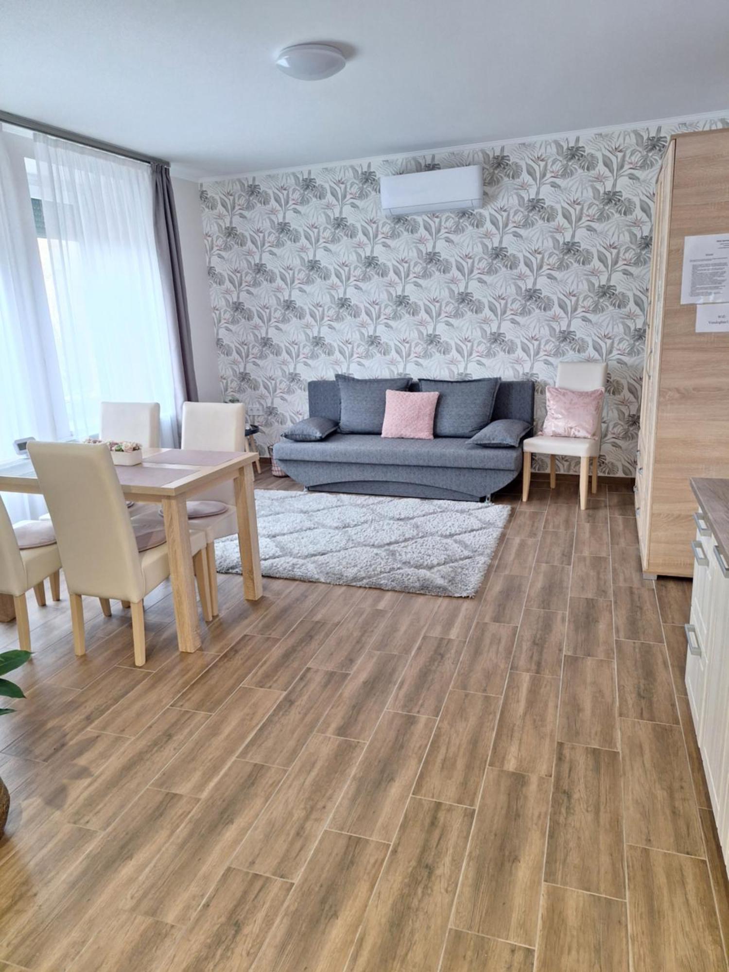 Varfal Apartman エゲル エクステリア 写真