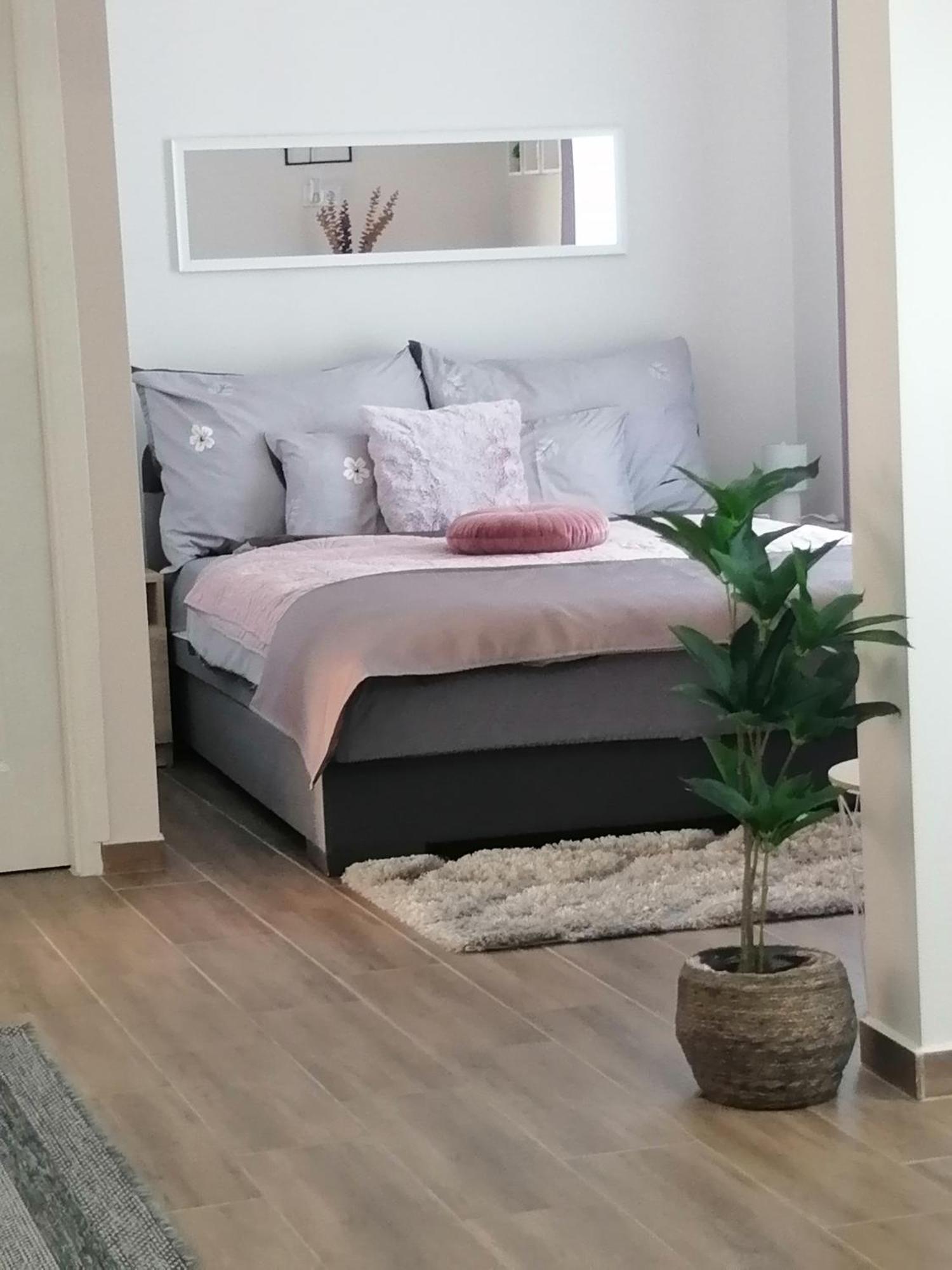 Varfal Apartman エゲル エクステリア 写真
