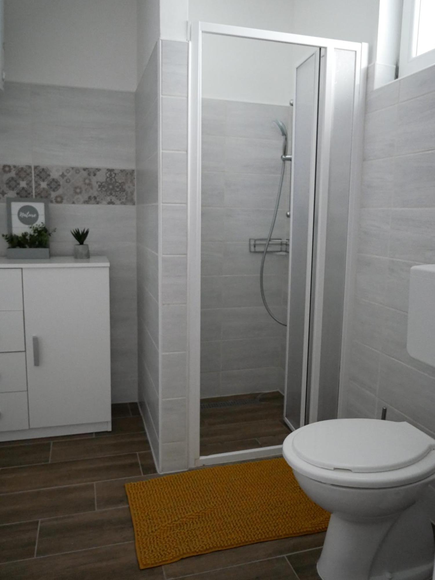 Varfal Apartman エゲル 部屋 写真