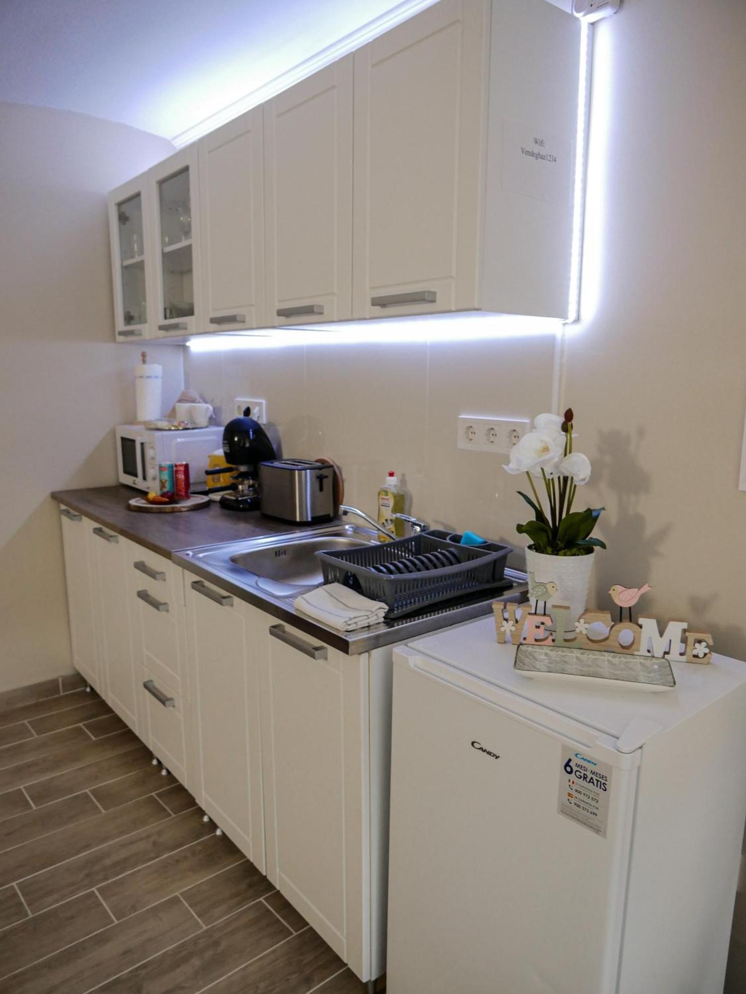 Varfal Apartman エゲル 部屋 写真
