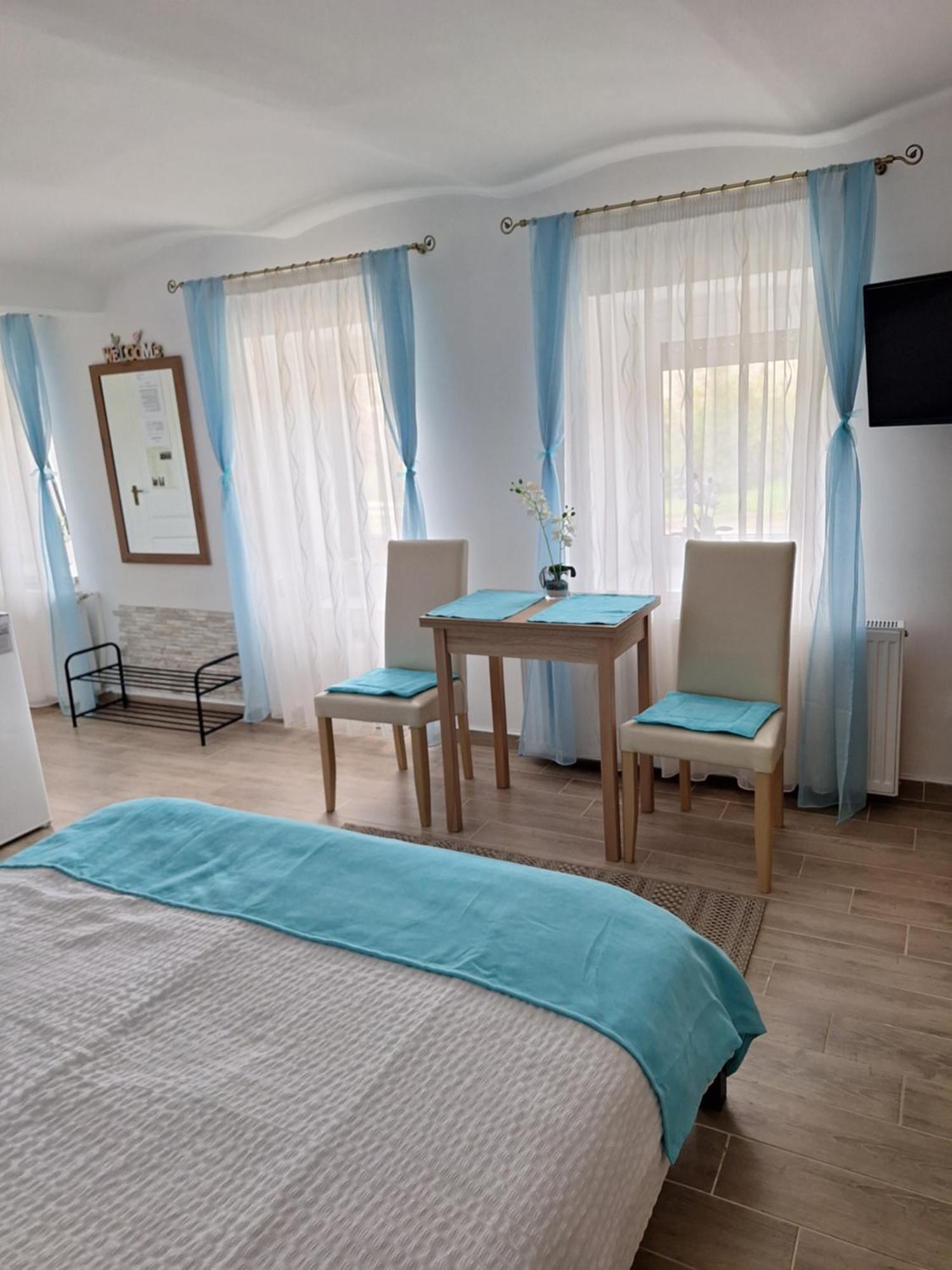 Varfal Apartman エゲル エクステリア 写真